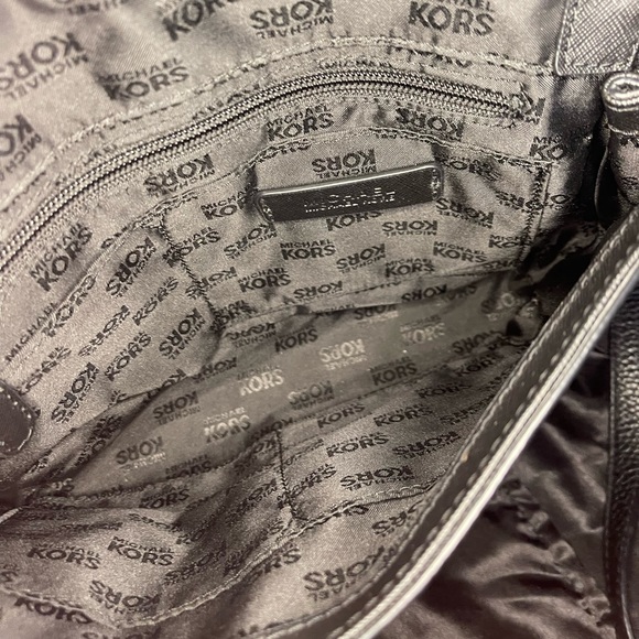 Michael Kors black pebble flap crossbody purse with gold hardware - Picture 3 of 5